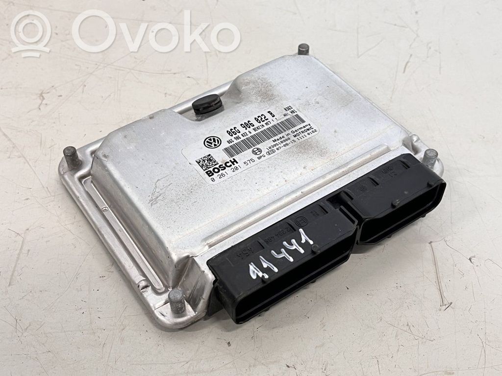 Volkswagen Touran I Engine control unit/module 