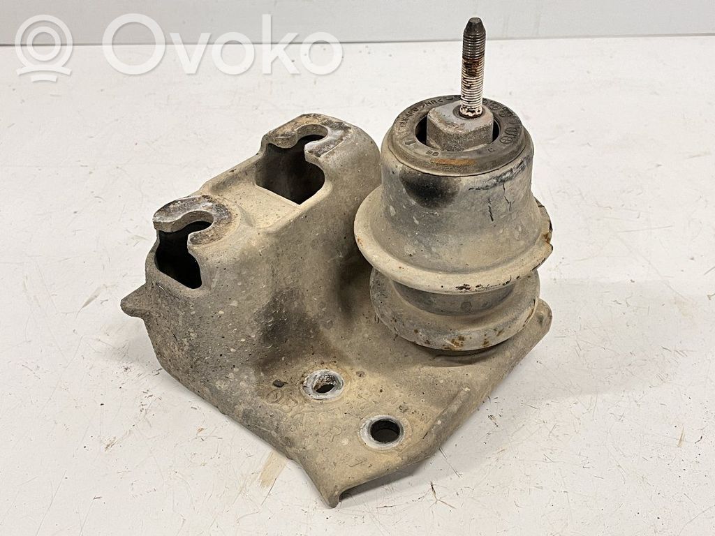 Subaru Legacy Engine mount bracket 