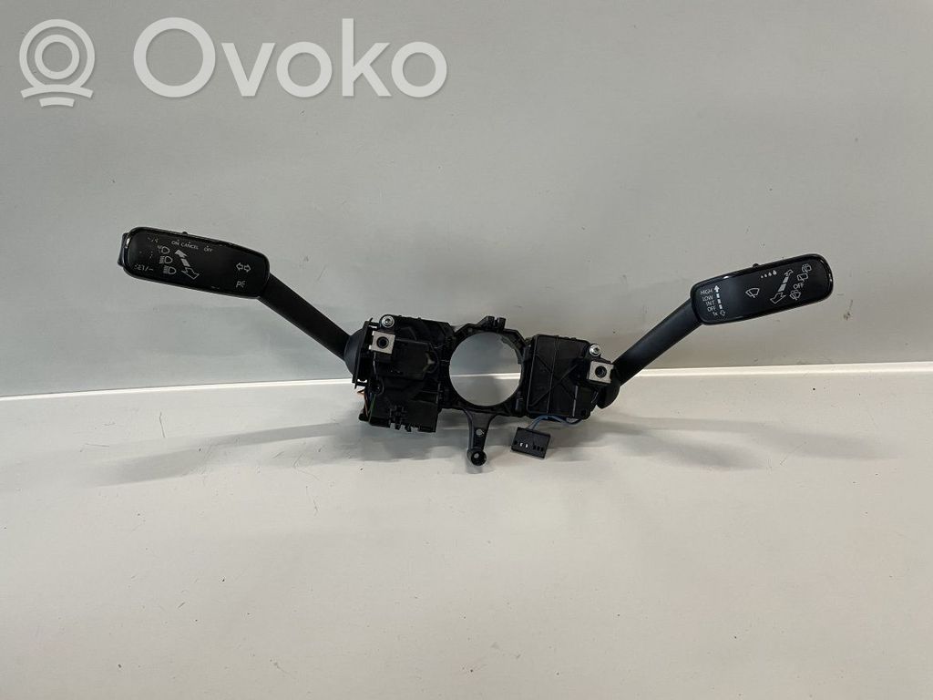 Skoda Rapid (NH) Wiper turn signal indicator stalk/switch 