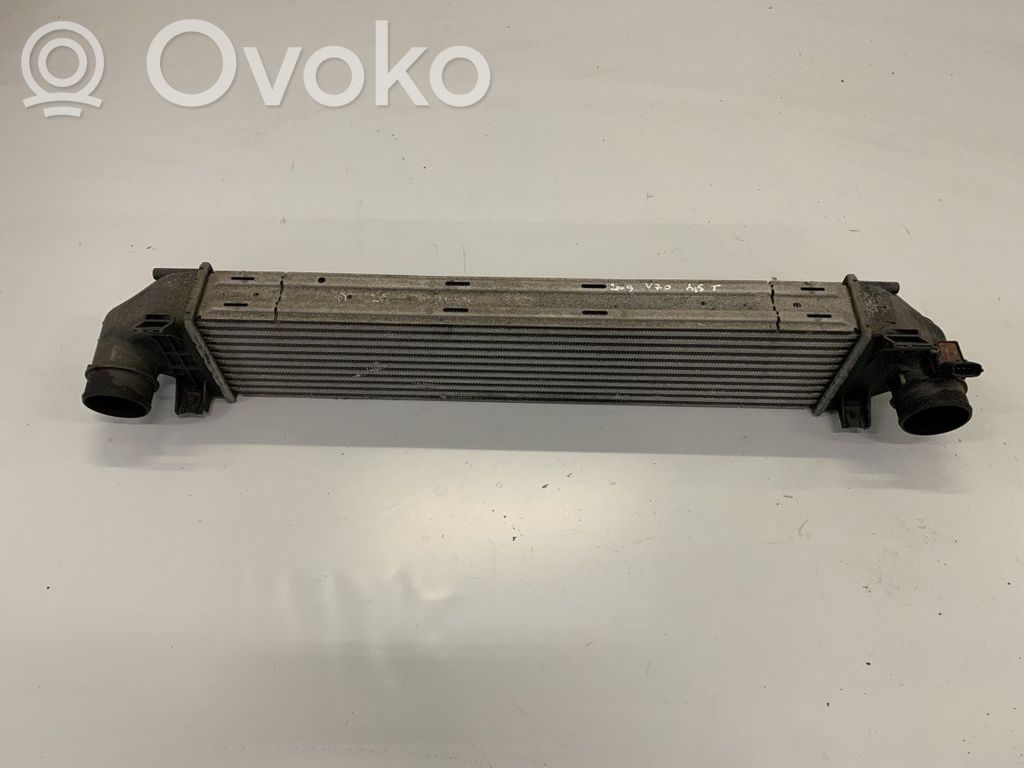 Volvo V70 Interkūlerio radiatorius 