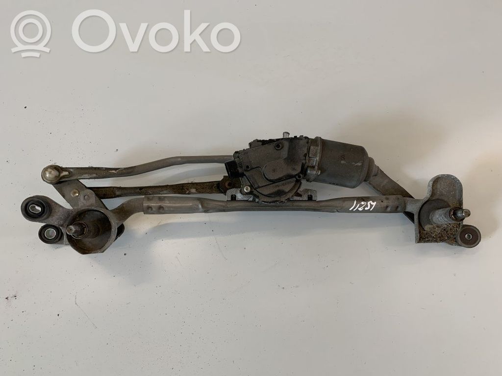 Mazda 5 Front wiper linkage 