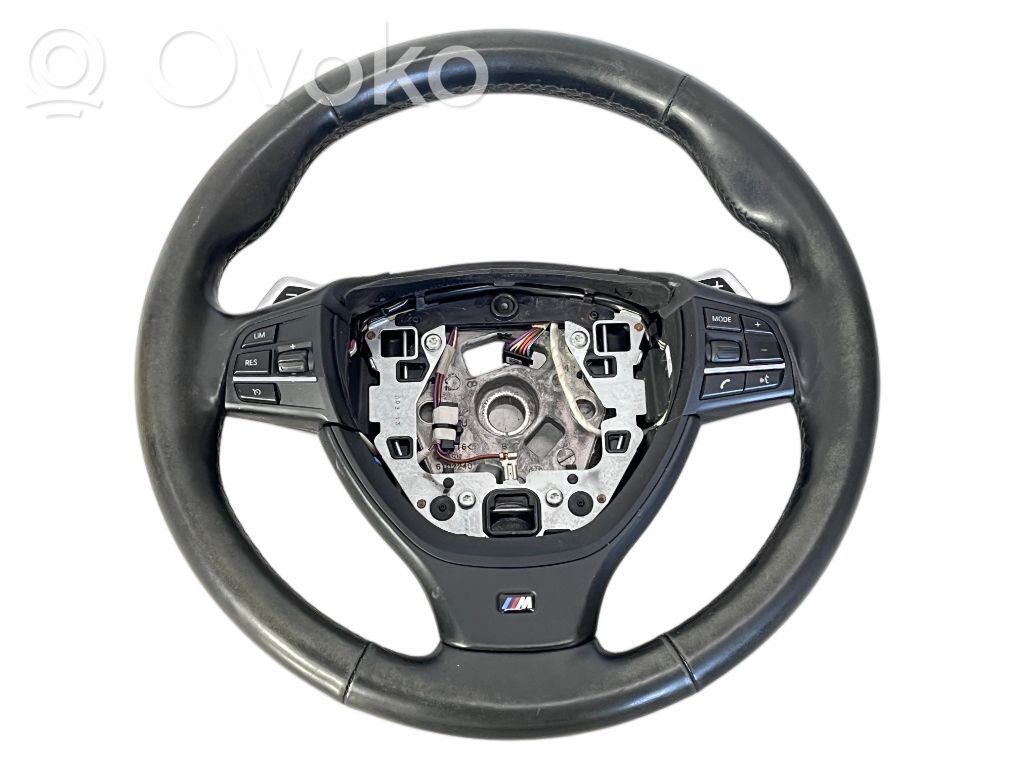 BMW 6 F06 Gran coupe Volant 