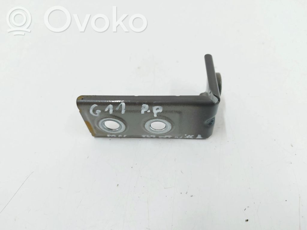 BMW 7 G11 G12 Uchwyt / Mocowanie błotnika przedniego 