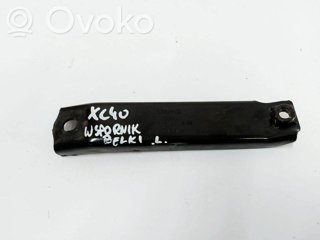 Volvo XC40 Base (soporte) 