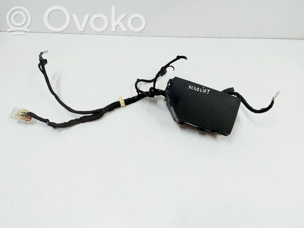 Volvo XC40 Juego de caja de fusibles 
