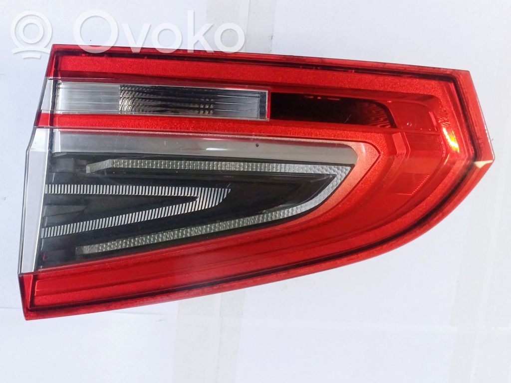 Ford S-MAX Galinis žibintas dangtyje 