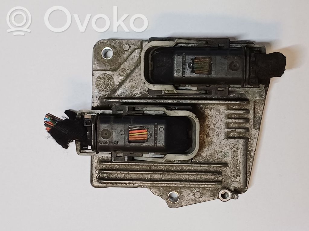 Opel Zafira B Engine control unit/module 