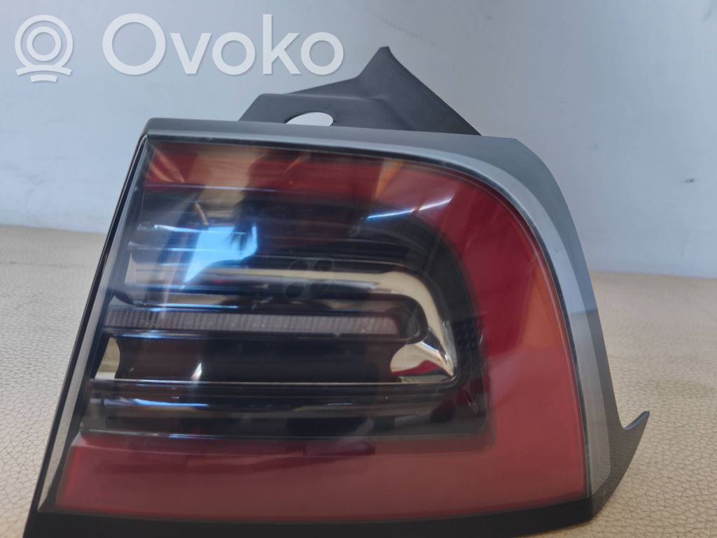 Tesla Model 3 Takavalot 