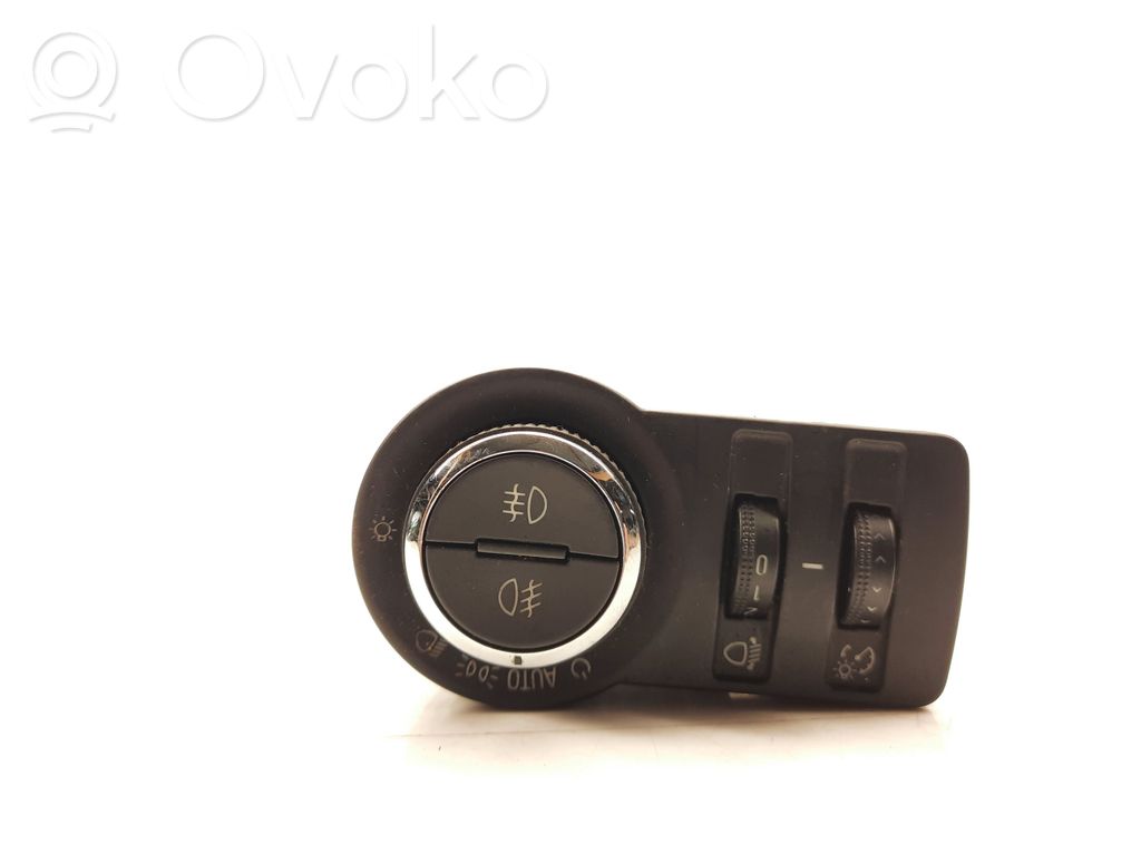Opel Insignia A Включатель фонарей 