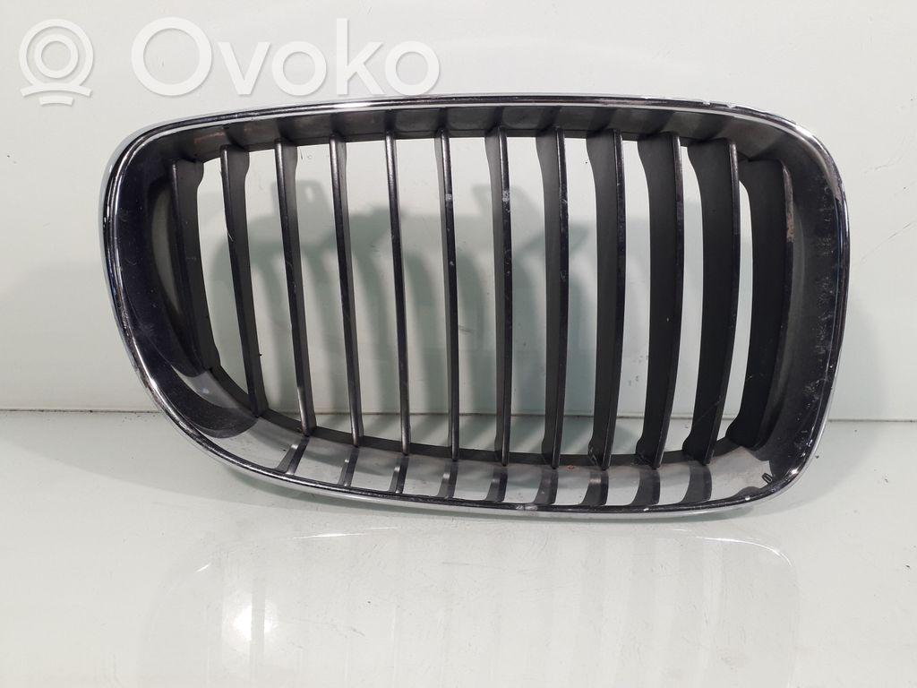 BMW 1 E81 E87 Front bumper upper radiator grill 