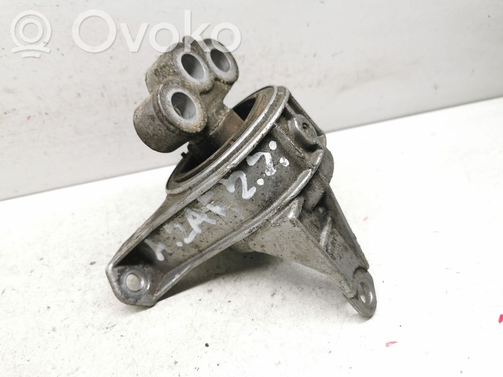 Opel Zafira A Engine mount bracket 