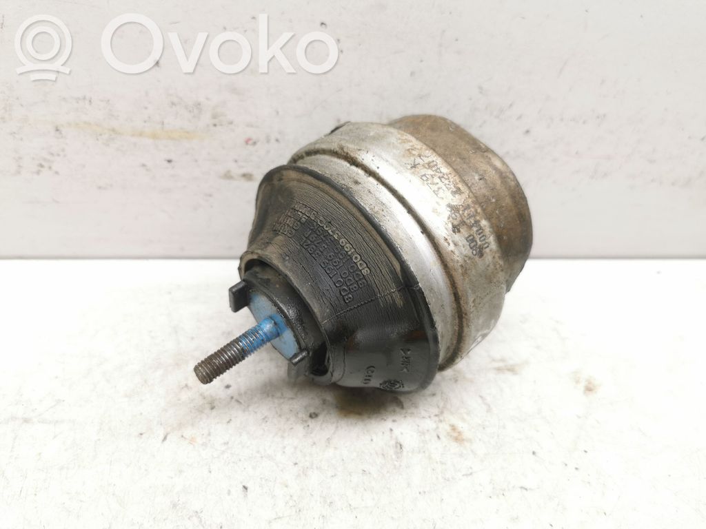 Audi A6 S6 C5 4B Engine mount bracket 