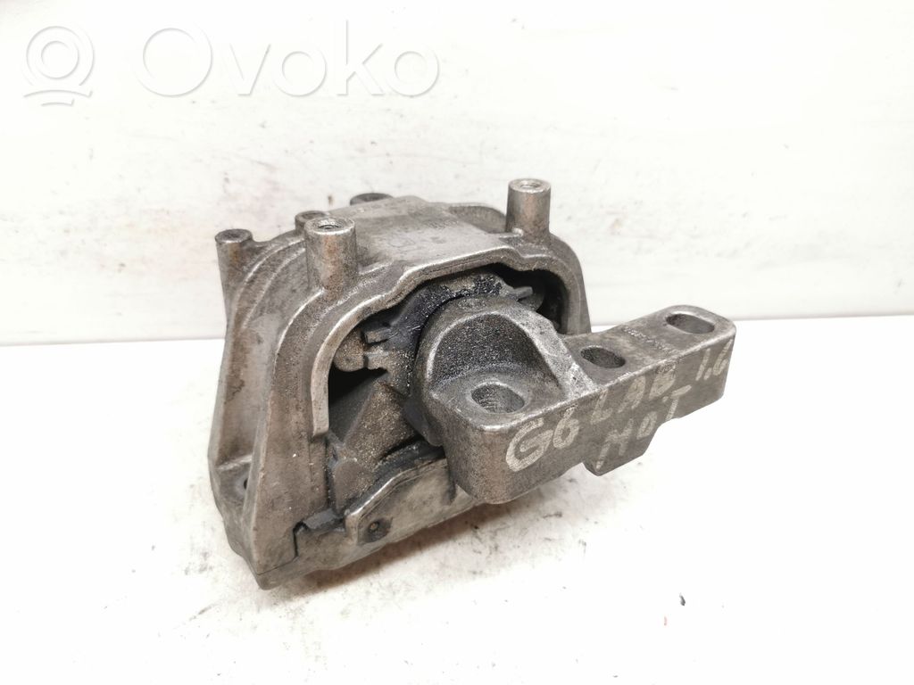 Volkswagen Golf VI Engine mount bracket 