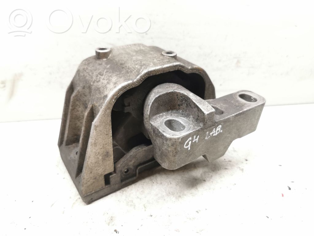 Volkswagen Golf IV Engine mount bracket 