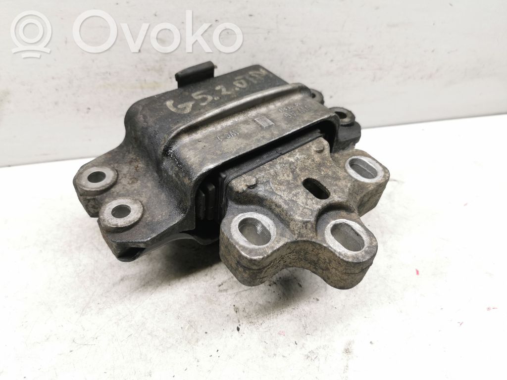 Volkswagen Golf V Dzinēja spilvens 