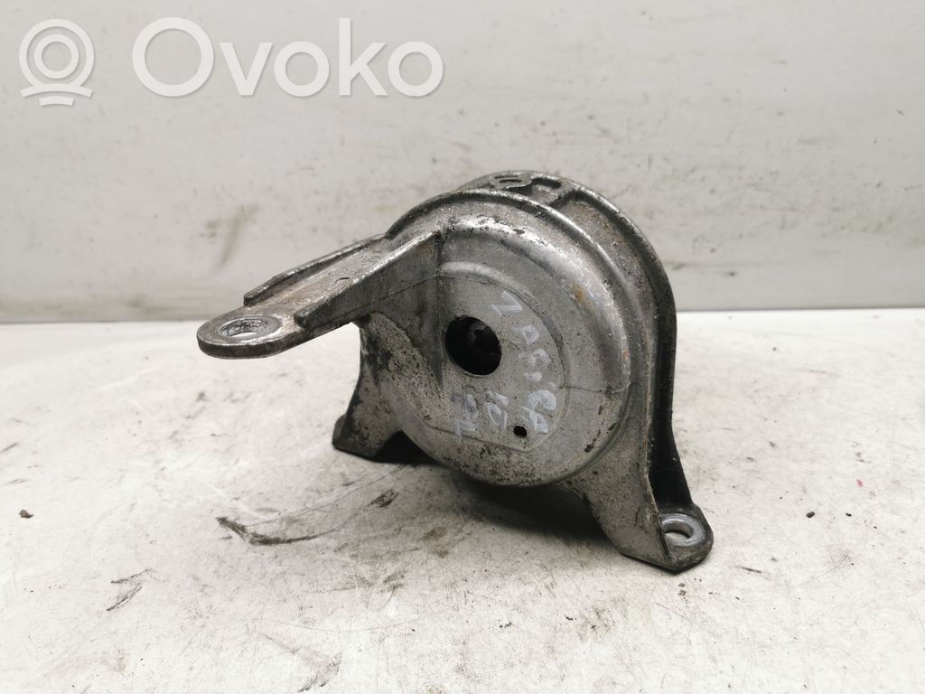 Opel Zafira B Engine mount bracket 