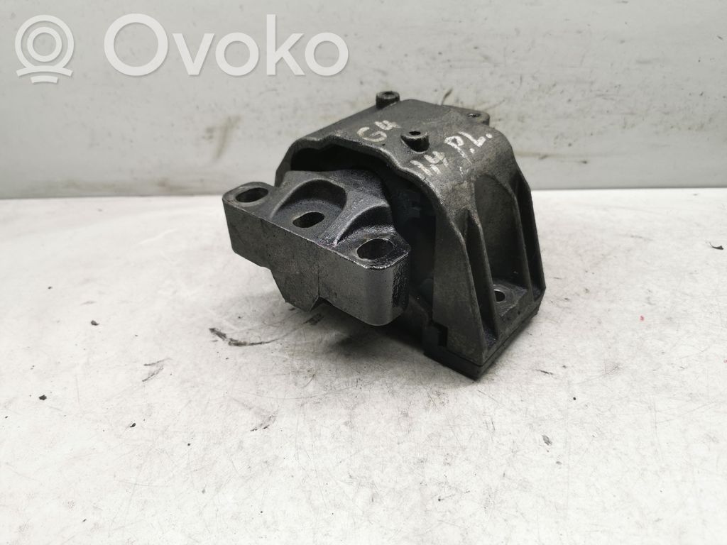 Volkswagen Golf IV Engine mount bracket 