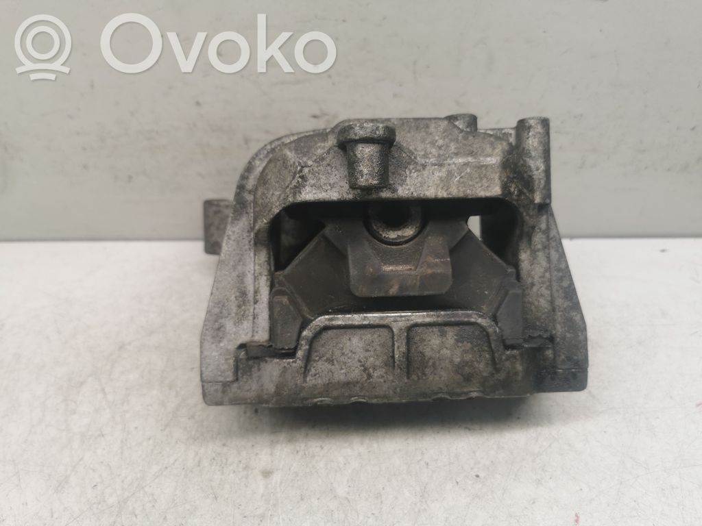 Audi A3 S3 A3 Sportback 8P Engine mount bracket 