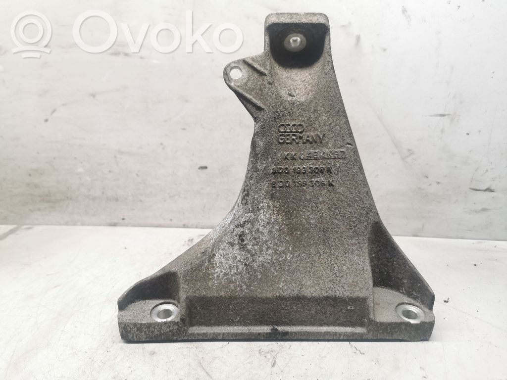 Audi A4 S4 B5 8D Engine mounting bracket 