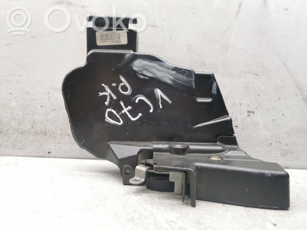 Volvo C70 Front door lock 