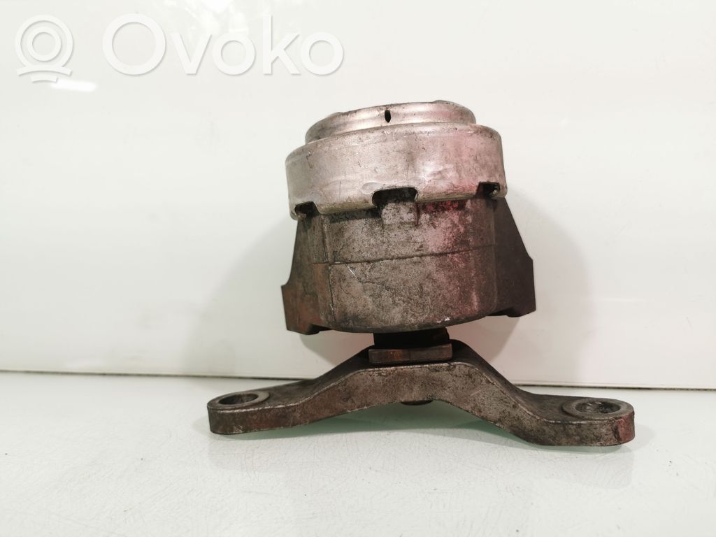Engine mount bracket   6G916F012DD