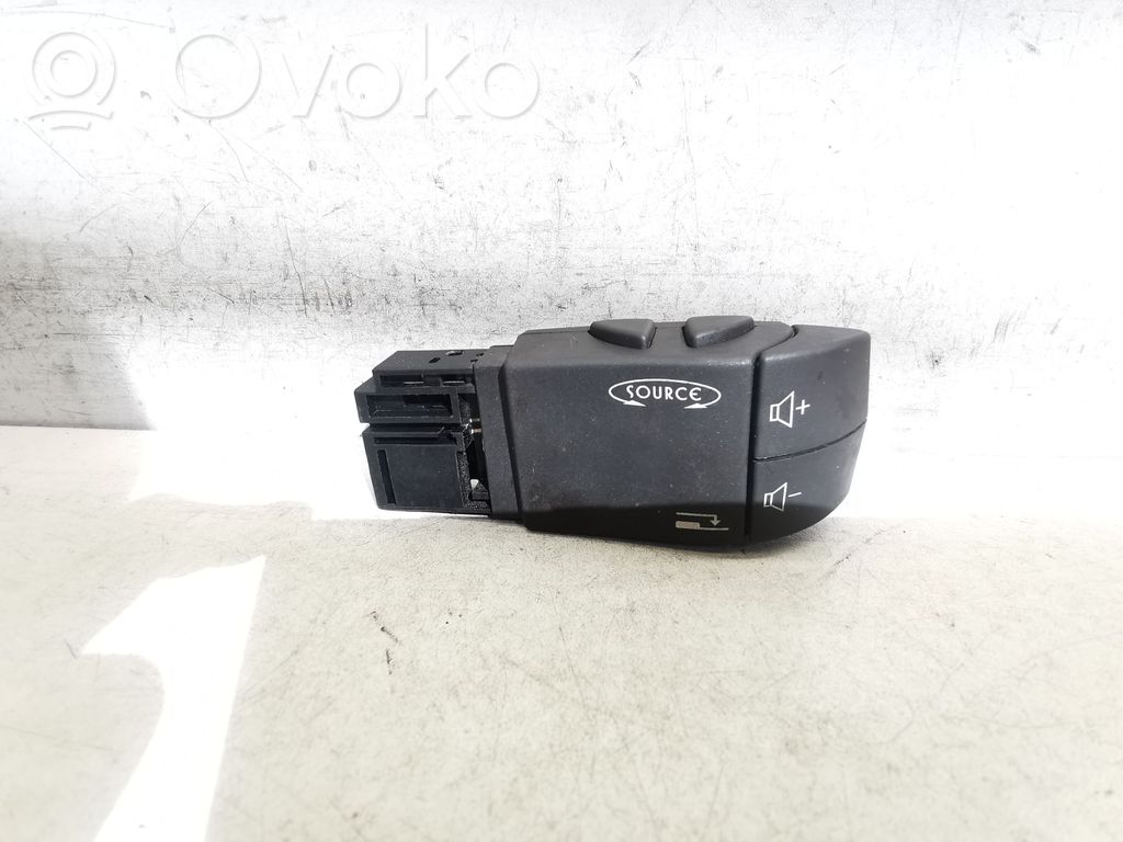 Renault Laguna II Sound control switch 