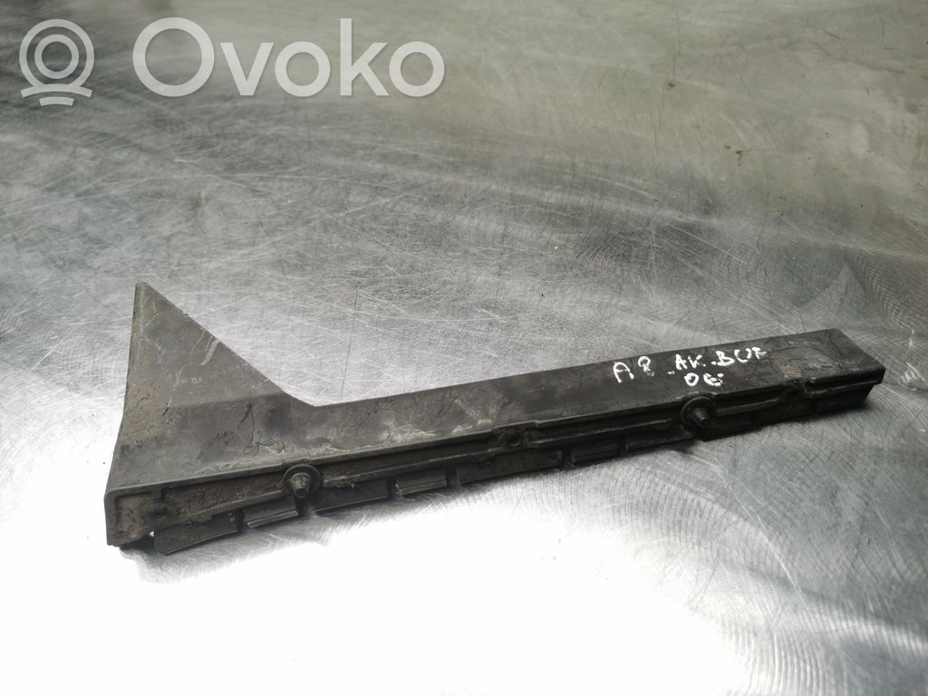 Audi A8 S8 D3 4E Galinis laikiklis bamperio 