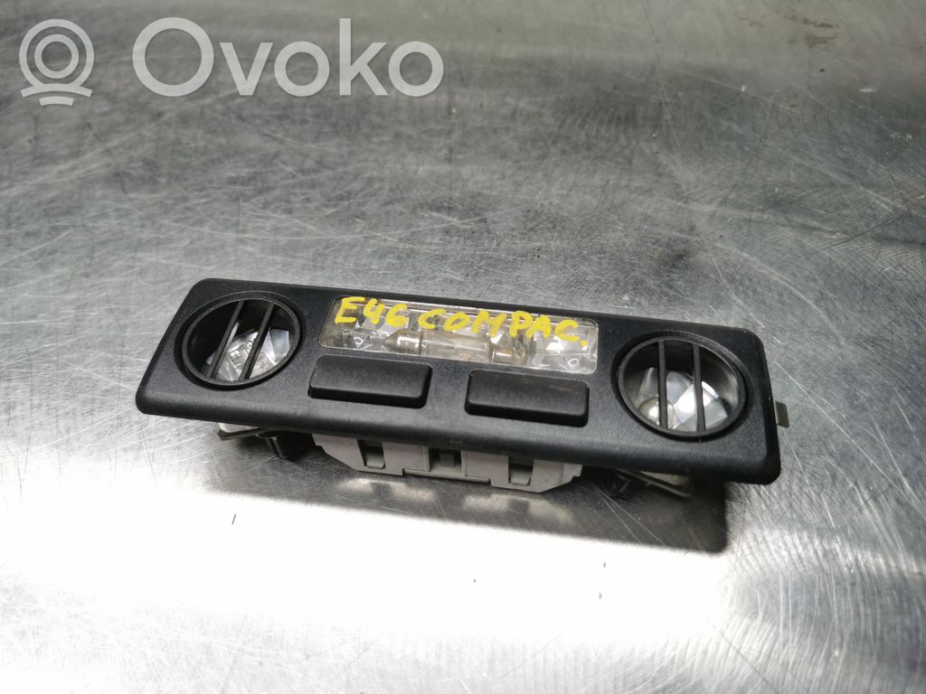 BMW 3 E46 Priekinių vietų apšvietimo žibintas 