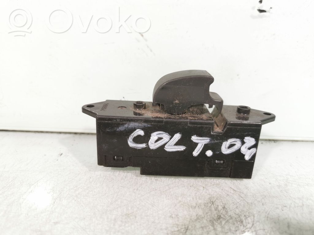 Mitsubishi Colt Electric window control switch 