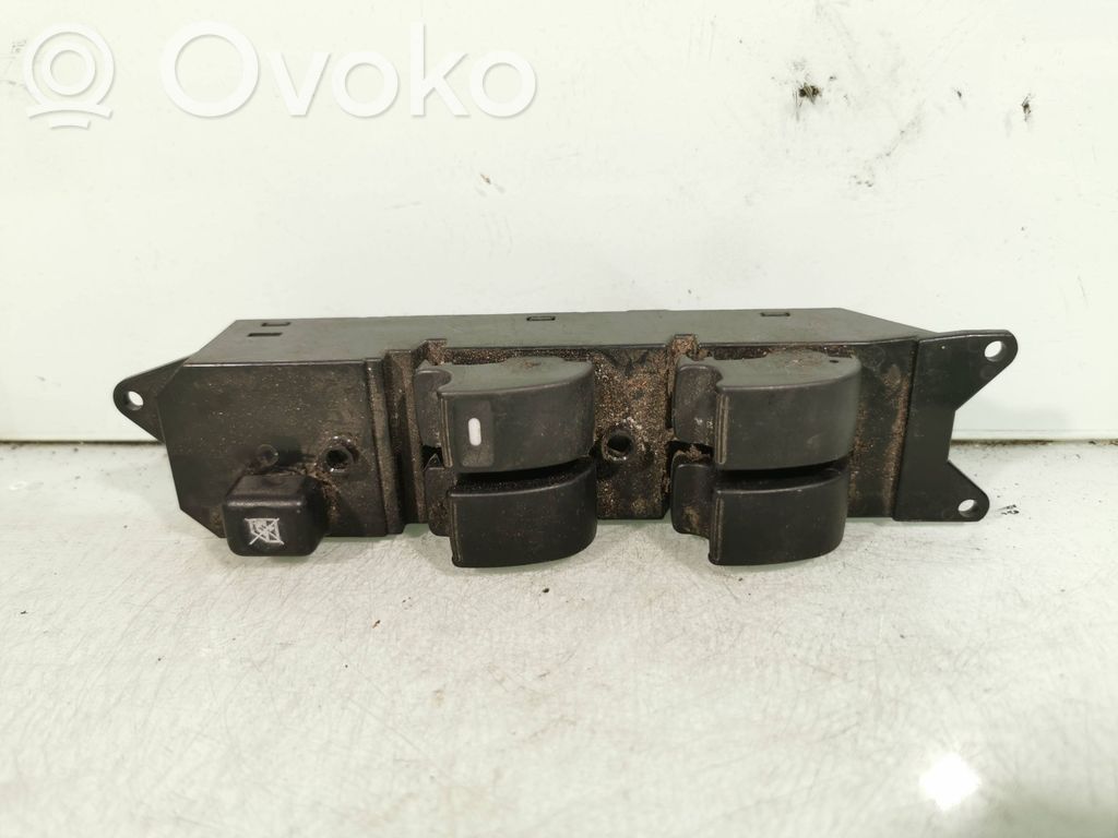 Mitsubishi Outlander Electric window control switch 