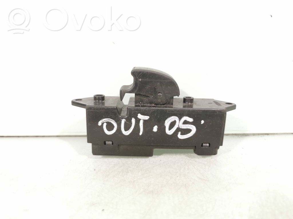 Electric window control switch   C8DD642M,0398D1,8608A182