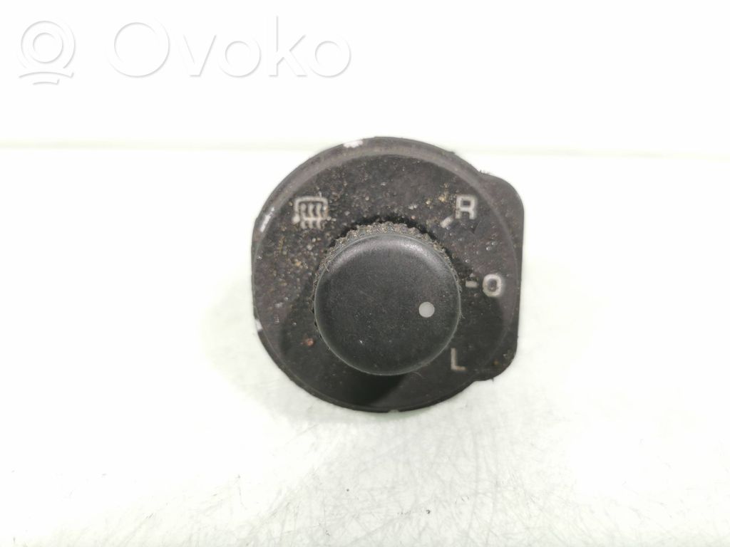 Skoda Octavia Mk2 (1Z) Wing mirror switch 