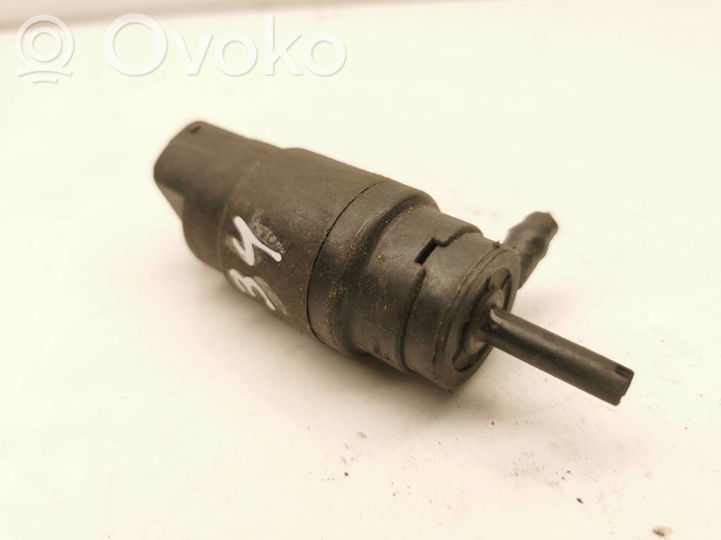 BMW 5 E34 Windscreen/windshield washer pump 