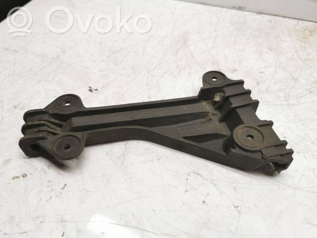 Audi A6 S6 C5 4B Front bumper mounting bracket 