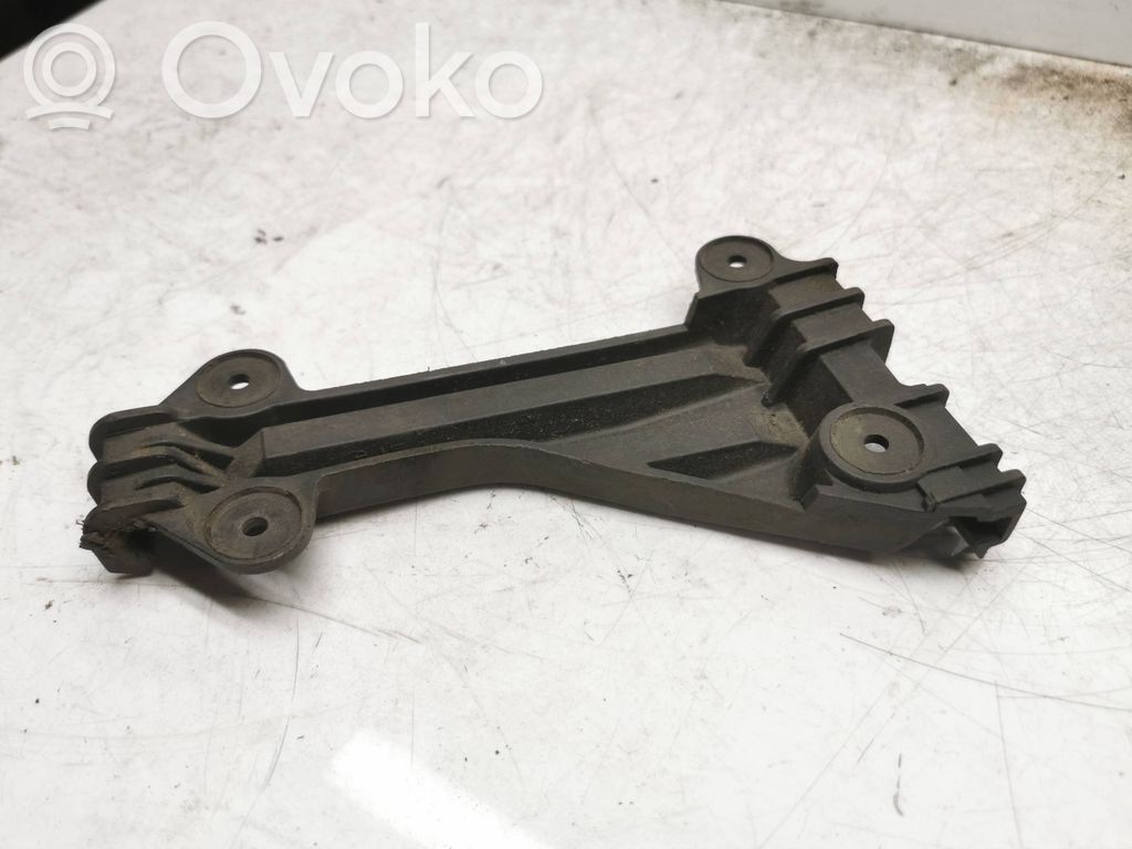Audi A6 S6 C5 4B Front bumper mounting bracket 