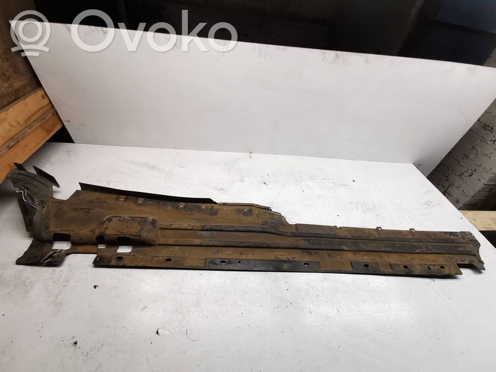 BMW X5 E53 Vidurinė dugno apsauga 