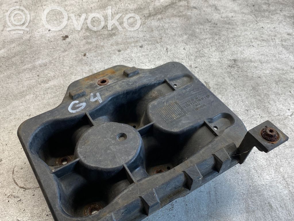 Volkswagen Golf IV Battery tray 