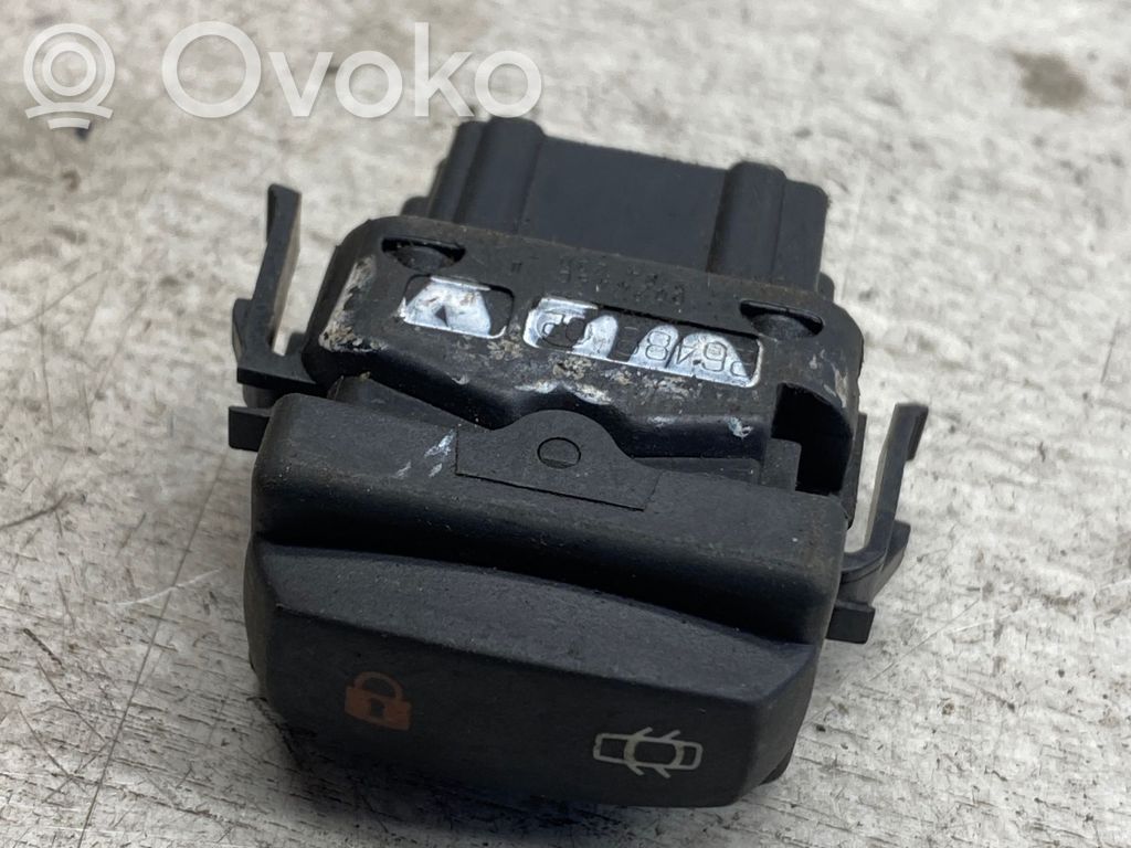Central locking switch button   002446C,2648902