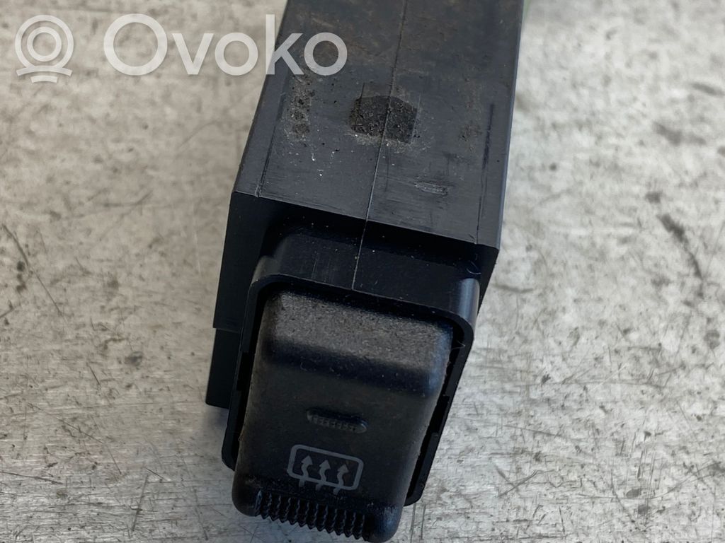Chrysler PT Cruiser Windscreen/window heater switch 