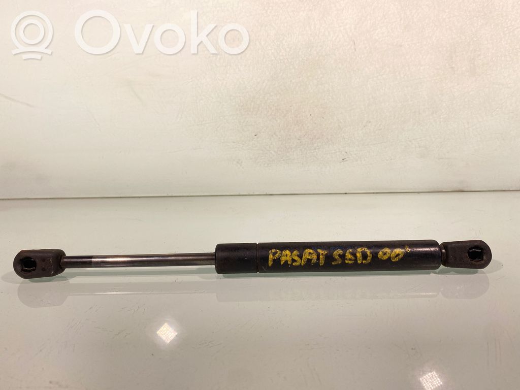 Volkswagen PASSAT B5 Tailgate/trunk strut/damper 