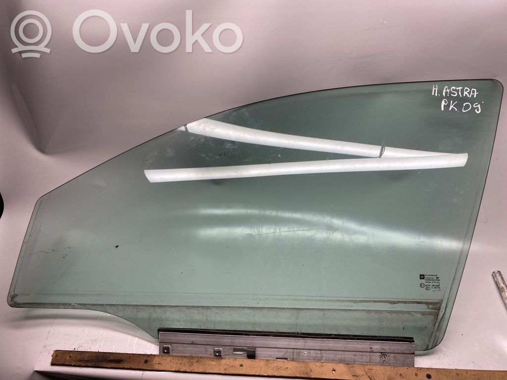 Opel Astra H Pagrindinis priekinių durų stiklas (keturdurio) 