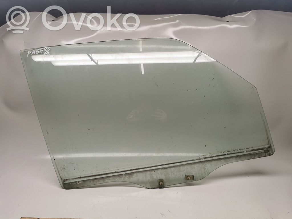 Mitsubishi Pajero Pagrindinis priekinių durų stiklas (keturdurio) 