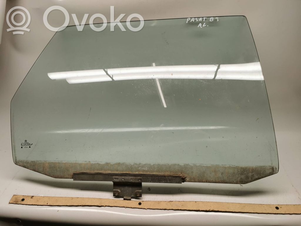 Volkswagen PASSAT B3 Pagrindinis galinių durų stiklas 