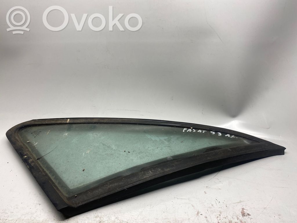 Volkswagen PASSAT B3 Rear vent window glass 
