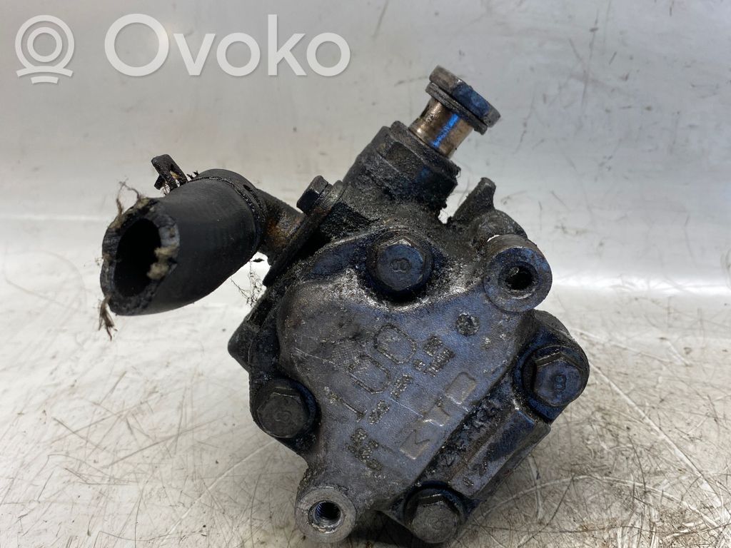 Volkswagen Golf IV Power steering pump 