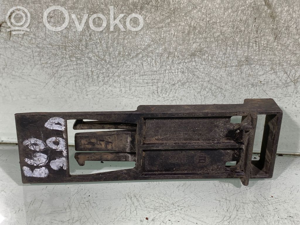 BMW 5 E60 E61 Radiator mount bracket 