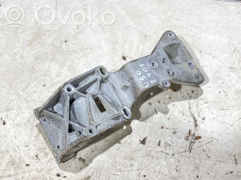 Volvo V50 Generator/alternator bracket 