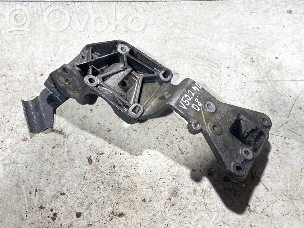 Volvo V50 A/C compressor mount bracket 