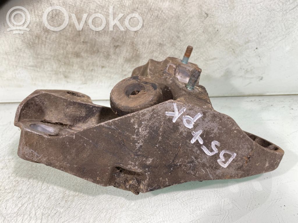 Volkswagen PASSAT B5.5 Engine mounting bracket 
