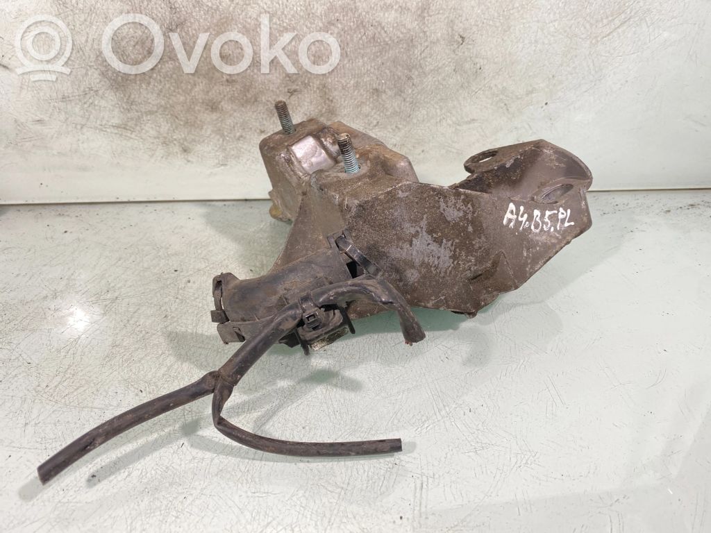 Engine mounting bracket   4B0199352B